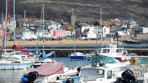 Lyme Regis, Dorset. Live Camera Two. View across Lyme Regis。